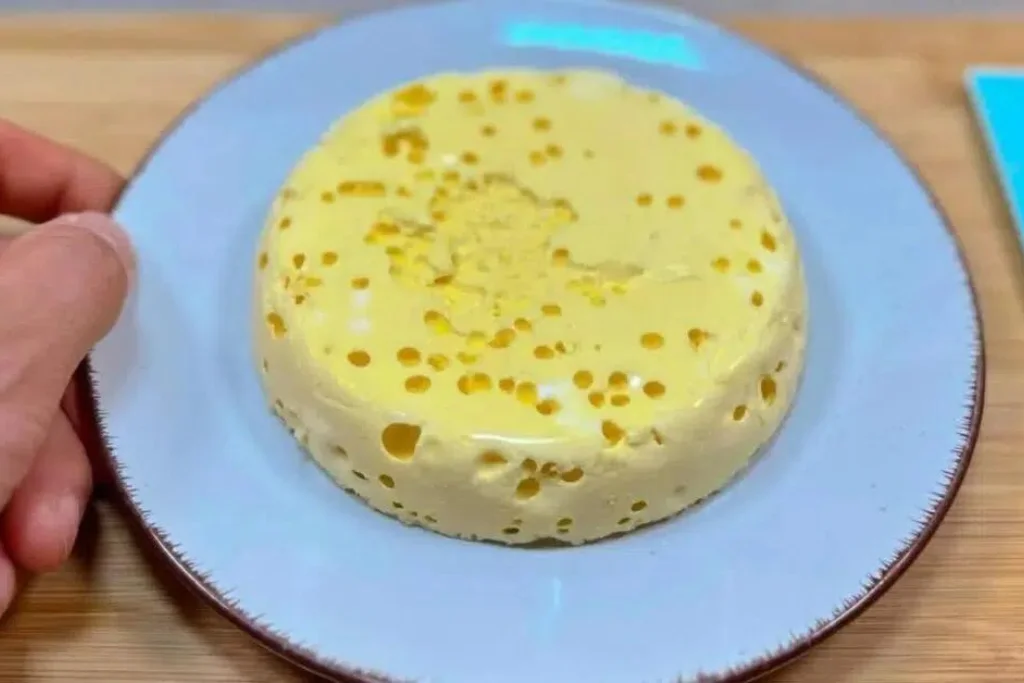 Você nunca fez ovo assim! Omelete de 2 ingredientes furadinho e super cremoso